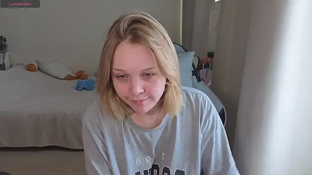 Snapshot of Jenifer_lo chatting on 05/10/26, 05:45 Jenifer lo online show from 05/10/26, 05:45