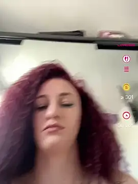 Snapshot of Roxyfoxyyy chatting on 06/04/26, 06:19 Roxyfoxyyy online show from 06/04/26, 06:19