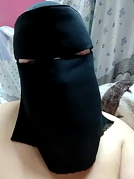 Snapshot of Warda_Egy chatting on 04/29/26, 08:15 Warda Egy online show from 04/29/26, 08:15