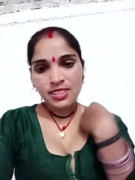 Snapshot of Komal4050 chatting on 02/14/26, 02:36 Komal4050 online show from 02/14/26, 02:36
