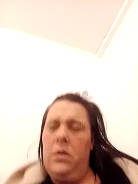 Snapshot of louisa36 chatting on 03/08/26, 02:04 louisa36 online show from 03/08/26, 02:04