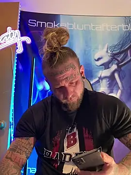 Snapshot of Smokebluntafterblunt chatting on 03/06/26, 01:07 Smokebluntafterblunt online show from 03/06/26, 01:07