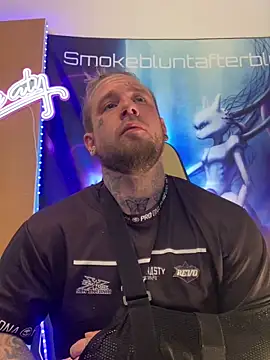 Snapshot of Smokebluntafterblunt chatting on 03/09/26, 06:45 Smokebluntafterblunt online show from 03/09/26, 06:45