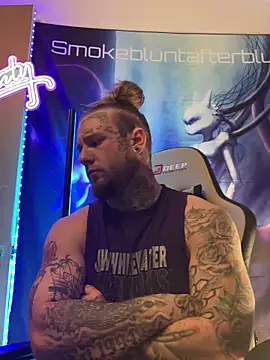 Snapshot of Smokebluntafterblunt chatting on 03/25/26, 07:03 Smokebluntafterblunt online show from 03/25/26, 07:03