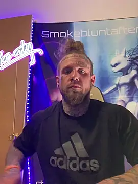 Snapshot of Smokebluntafterblunt chatting on 04/04/26, 01:37 Smokebluntafterblunt online show from 04/04/26, 01:37