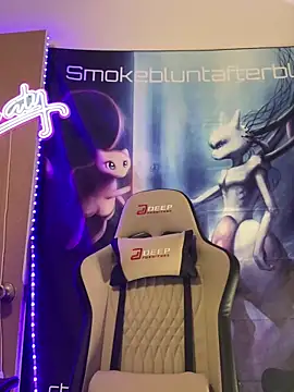 Snapshot of Smokebluntafterblunt chatting on 04/05/26, 02:09 Smokebluntafterblunt online show from 04/05/26, 02:09