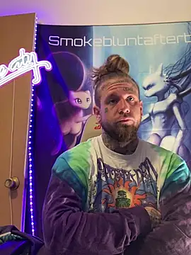 Snapshot of Smokebluntafterblunt chatting on 04/06/26, 12:06 Smokebluntafterblunt online show from 04/06/26, 12:06