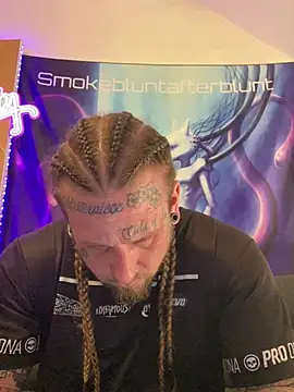 Snapshot of Smokebluntafterblunt chatting on 04/20/26, 02:14 Smokebluntafterblunt online show from 04/20/26, 02:14