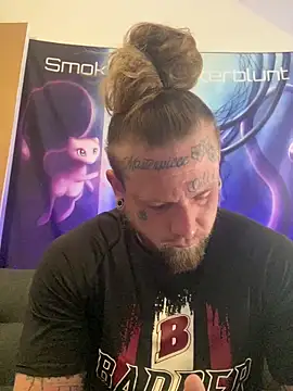 Snapshot of Smokebluntafterblunt chatting on 05/13/26, 11:29 Smokebluntafterblunt online show from 05/13/26, 11:29