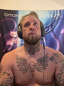 Snapshot of Smokebluntafterblunt chatting on 05/19/26, 01:11 Smokebluntafterblunt online show from 05/19/26, 01:11