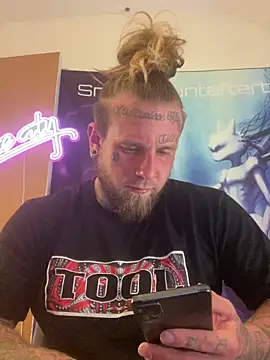 Snapshot of Smokebluntafterblunt chatting on 05/25/26, 12:38 Smokebluntafterblunt online show from 05/25/26, 12:38