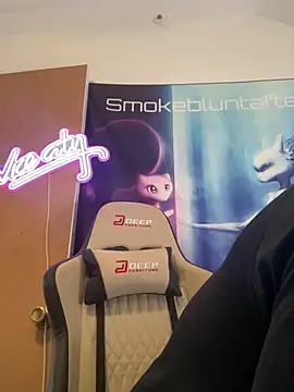 Snapshot of Smokebluntafterblunt chatting on 05/25/26, 07:20 Smokebluntafterblunt online show from 05/25/26, 07:20