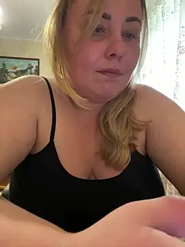 Snapshot of Mommy-girl-Lola chatting on 06/03/26, 11:24 Mommy-girl-Lola online show from 06/03/26, 11:24