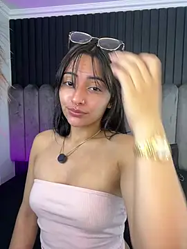 Snapshot of Nanda_vixen_ chatting on 03/21/26, 08:45 Nanda vixen online show from 03/21/26, 08:45