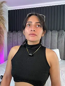 Snapshot of Nanda_vixen_ chatting on 03/24/26, 11:21 Nanda vixen online show from 03/24/26, 11:21
