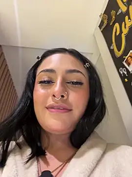 Snapshot of Nanda_vixen_ chatting on 05/16/26, 12:18 Nanda vixen online show from 05/16/26, 12:18