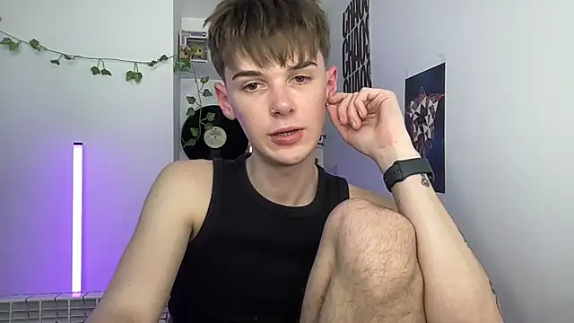 Snapshot of YourMilkyGuy chatting on 05/11/26, 04:04 YourMilkyGuy online show from 05/11/26, 04:04
