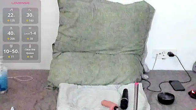 Snapshot of BellaDreamss chatting on 06/13/26, 03:21 BellaDreamss online show from 06/13/26, 03:21