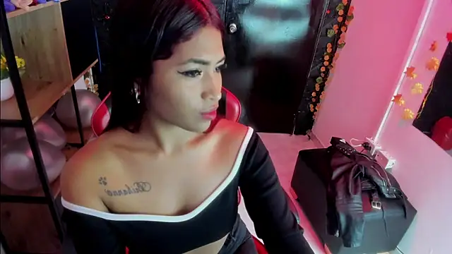 Snapshot of ChloeLombardi_ chatting on 03/12/26, 04:24 ChloeLombardi online show from 03/12/26, 04:24