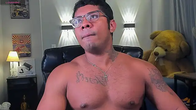 Snapshot of LEOHRDZ chatting on 02/15/26, 11:34 LEOHRDZ online show from 02/15/26, 11:34