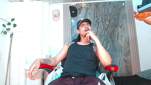 Snapshot of Damian-and-Camerum chatting on 05/07/26, 03:23 Damian-and-Camerum online show from 05/07/26, 03:23
