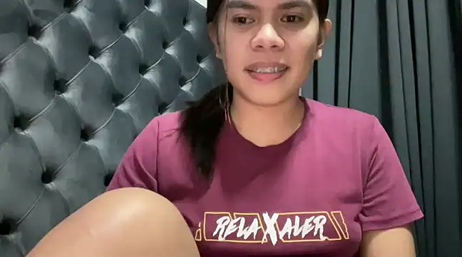 Mooree naba online show from 12/23/24, 01:35