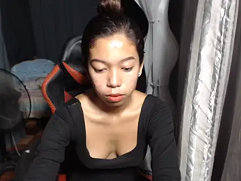 Snapshot of urgirlyflor chatting on 03/24/26, 01:16 urgirlyflor online show from 03/24/26, 01:16