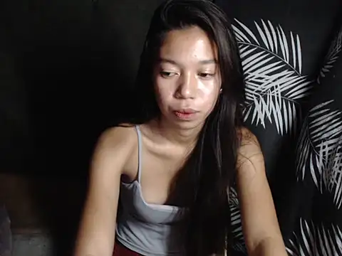 Snapshot of urgirlyflor chatting on 04/05/26, 01:52 urgirlyflor online show from 04/05/26, 01:52