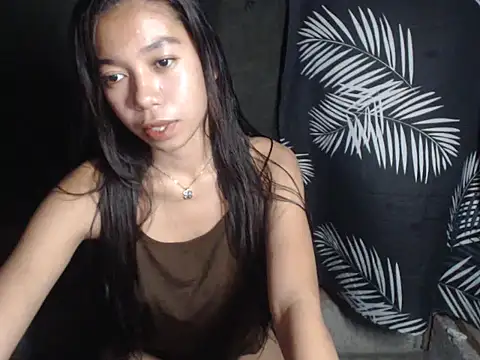 Snapshot of urgirlyflor chatting on 04/18/26, 11:36 urgirlyflor online show from 04/18/26, 11:36