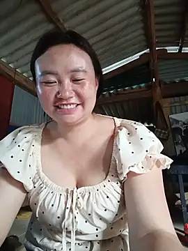 Snapshot of lisn-cute chatting on 05/26/26, 10:55 lisn-cute online show from 05/26/26, 10:55