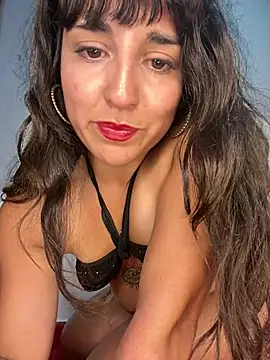 Snapshot of Latinaelisa chatting on 02/23/26, 02:20 Latinaelisa online show from 02/23/26, 02:20