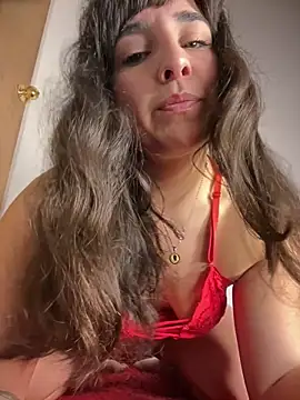 Snapshot of Latinaelisa chatting on 06/13/26, 03:04 Latinaelisa online show from 06/13/26, 03:04
