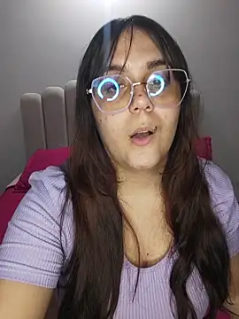 Snapshot of its_lauu_ chatting on 03/20/26, 03:11 its lauu online show from 03/20/26, 03:11