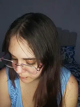 Snapshot of its_lauu_ chatting on 04/02/26, 05:16 its lauu online show from 04/02/26, 05:16