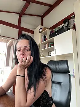 MiriamDelyn online show from 06/07/26, 11:58