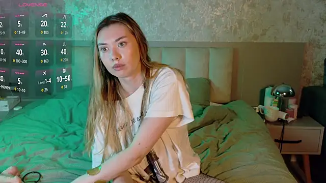 gwenonl1ne online show from 06/12/26, 10:03