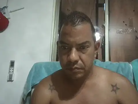 Snapshot of Quillero18 chatting on 02/19/26, 06:59 Quillero18 online show from 02/19/26, 06:59