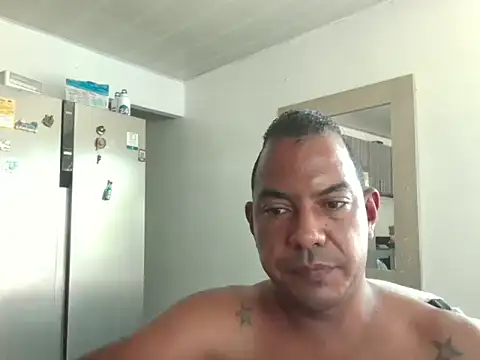 Snapshot of Quillero18 chatting on 07/28/26, 03:21 Quillero18 online show from 07/28/26, 03:21