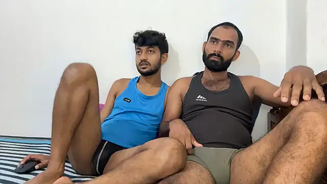 Snapshot of DesiDaddyandSon chatting on 05/08/26, 04:40 DesiDaddyandSon online show from 05/08/26, 04:40