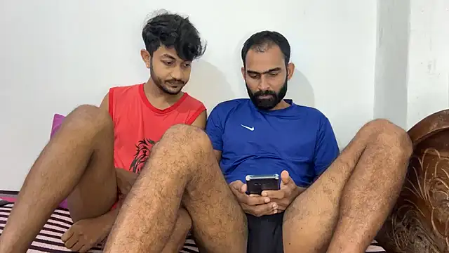 Snapshot of DesiDaddyandSon chatting on 05/14/26, 02:29 DesiDaddyandSon online show from 05/14/26, 02:29