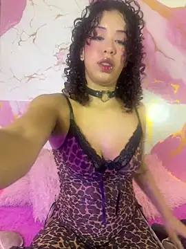 Snapshot of Woo_isDaphne chatting on 05/22/26, 10:59 Woo isDaphne online show from 05/22/26, 10:59