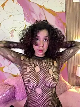 Snapshot of Woo_isDaphne chatting on 06/05/26, 10:59 Woo isDaphne online show from 06/05/26, 10:59