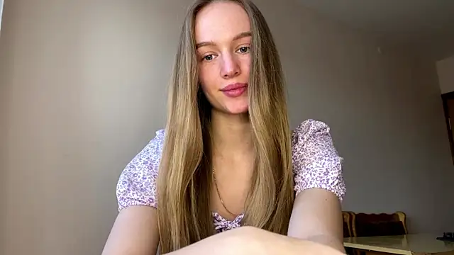Snapshot of Viktoria_Vibes chatting on 03/08/26, 03:05 Viktoria Vibes online show from 03/08/26, 03:05