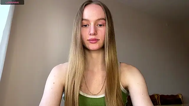 Snapshot of Viktoria_Vibes chatting on 03/09/26, 03:05 Viktoria Vibes online show from 03/09/26, 03:05