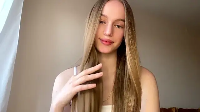 Snapshot of Viktoria_Vibes chatting on 03/13/26, 03:07 Viktoria Vibes online show from 03/13/26, 03:07