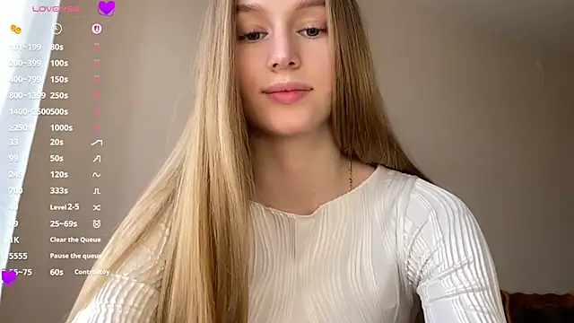 Snapshot of Viktoria_Vibes chatting on 04/18/26, 03:05 Viktoria Vibes online show from 04/18/26, 03:05