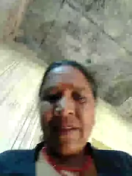 Snapshot of Loomaraj chatting on 03/11/26, 03:12 Loomaraj online show from 03/11/26, 03:12