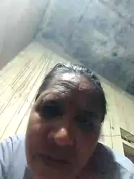 Snapshot of Loomaraj chatting on 03/12/26, 05:08 Loomaraj online show from 03/12/26, 05:08