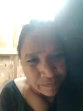 Snapshot of Loomaraj chatting on 04/11/26, 05:45 Loomaraj online show from 04/11/26, 05:45