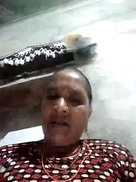 Snapshot of Loomaraj chatting on 06/07/26, 05:16 Loomaraj online show from 06/07/26, 05:16